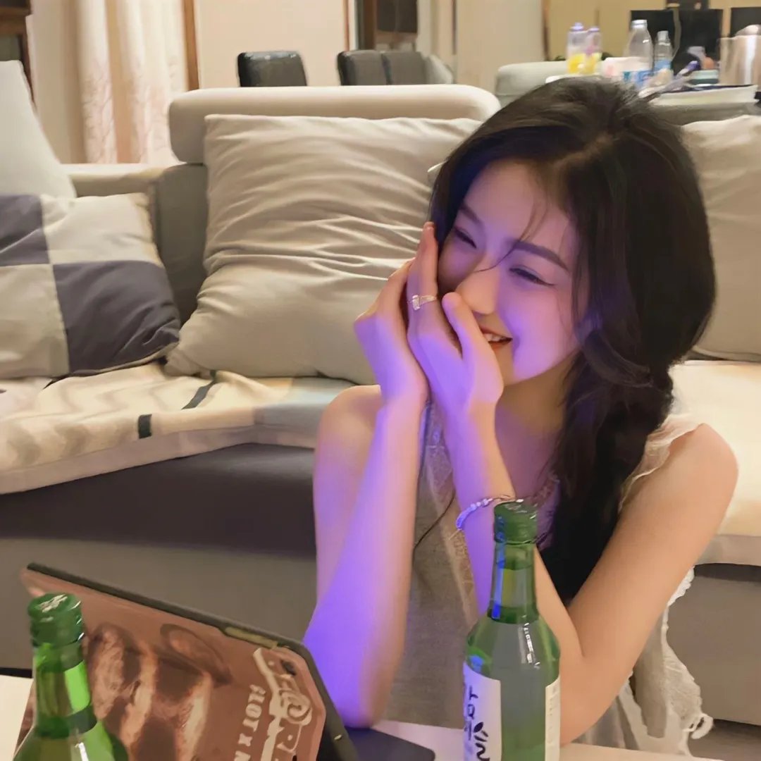 她